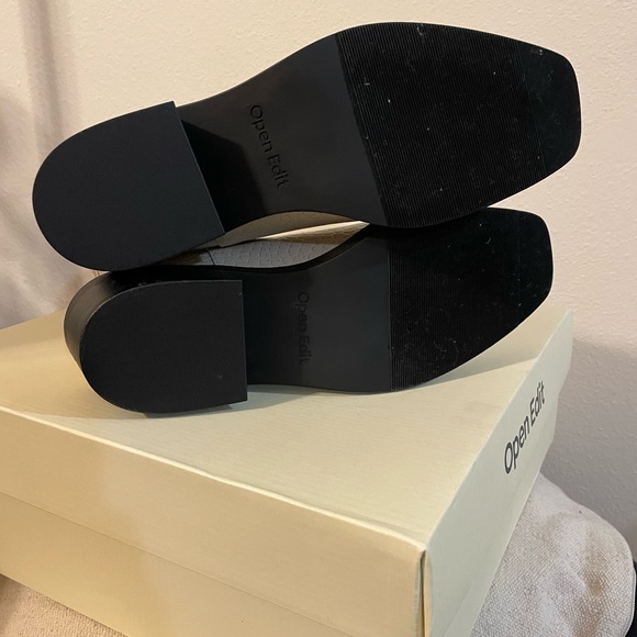 Ivory/black Open Edit Chelsea Booties - Picture 6 of 6